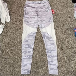 Brand new onzie flow leggings